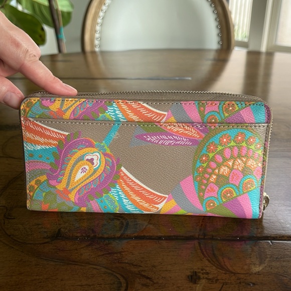 Trina Turk wallet - Picture 9 of 9
